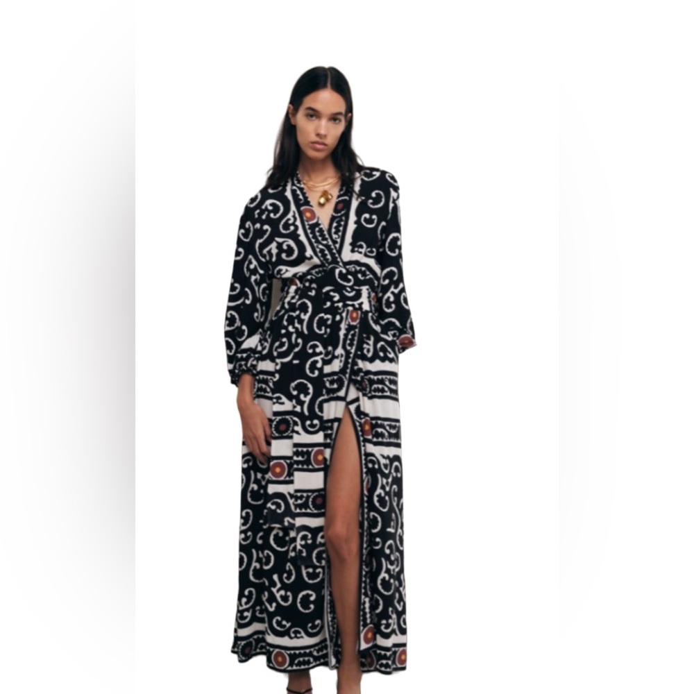 zara printed pareo maxi dress . new with tag .color black.wrap dresss style.